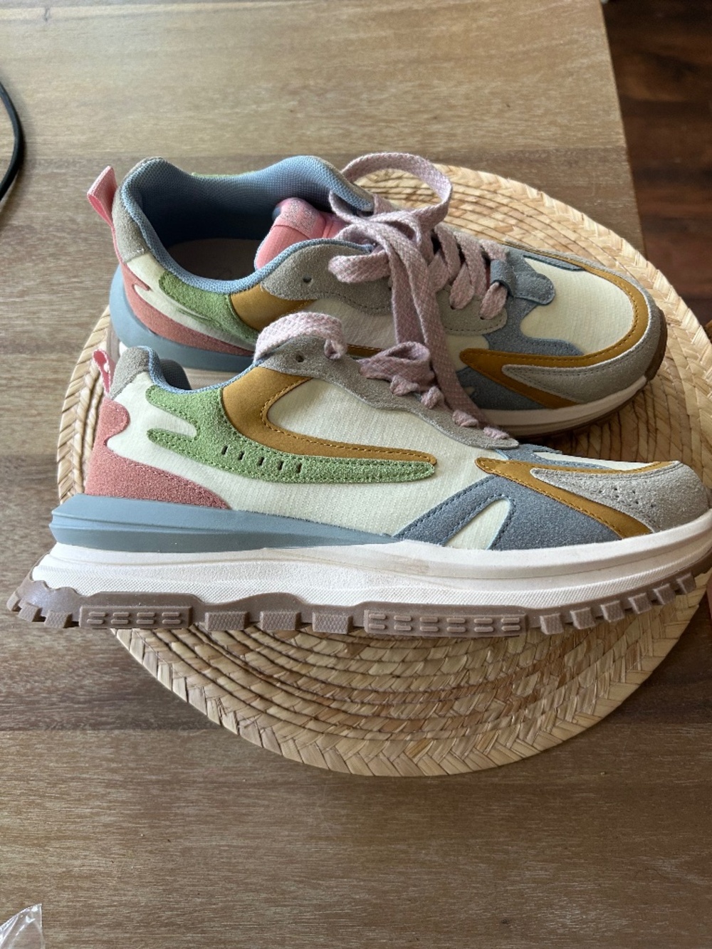 WOMEN'S BLOWFISH MALIBU COLORBLOCK SNEAKERS - SIZE 8.5